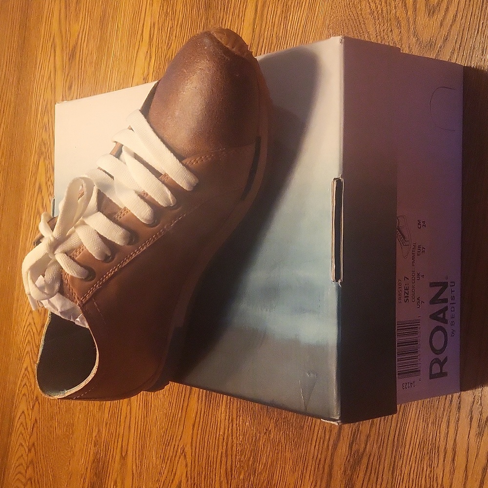 BED/STU ROAN Maudt pecan size 7 leather sneaker